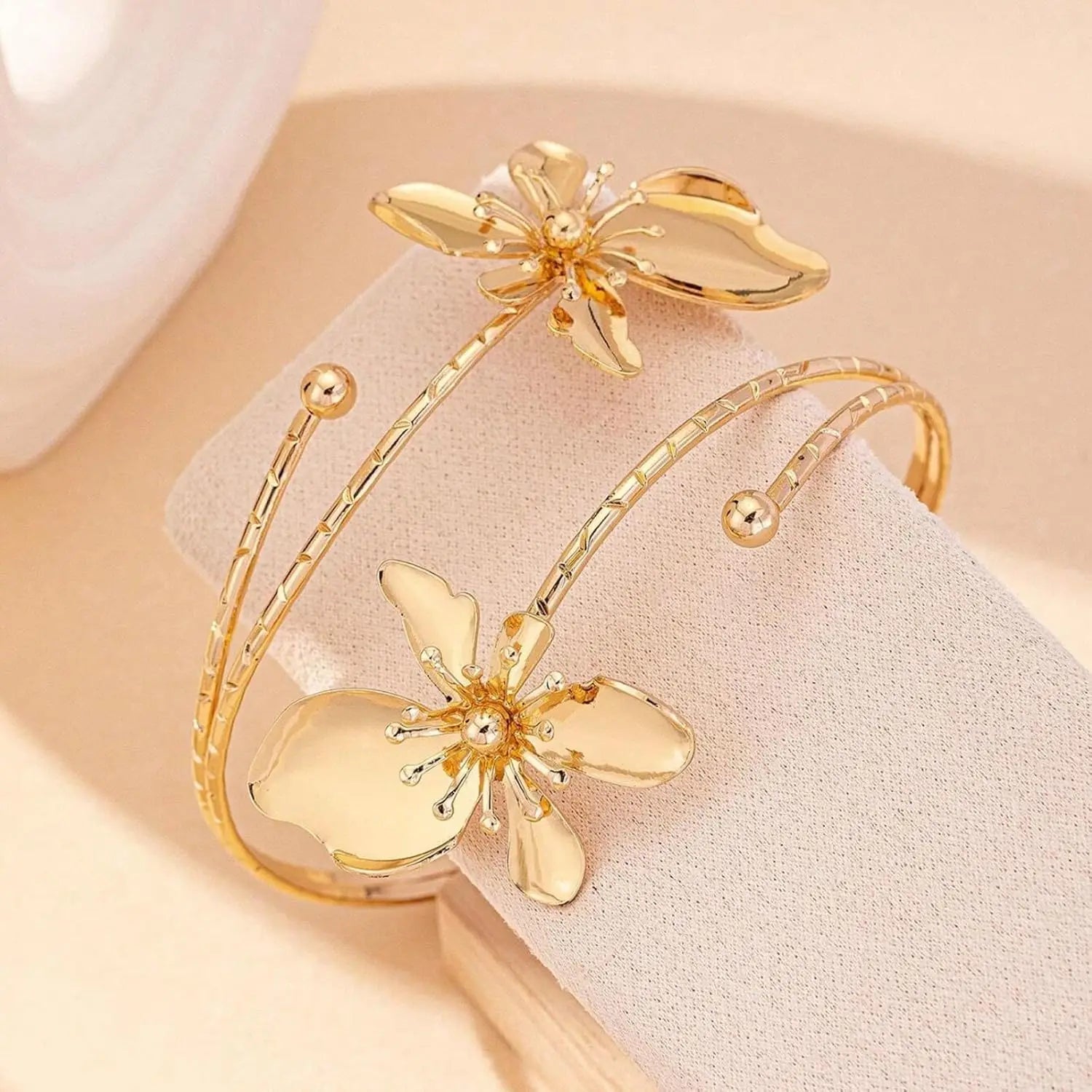 Elegant Gold Flower Arm Cuff